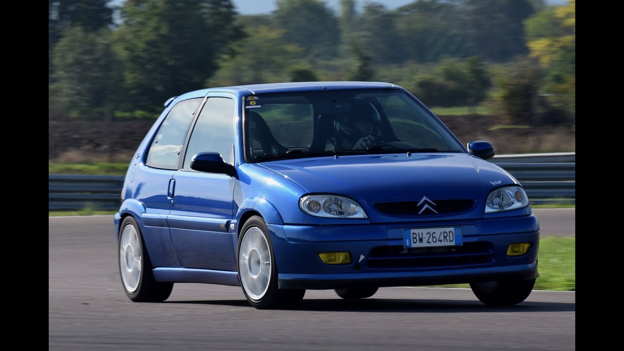 Citroen Saxo VTS - Action on track + on board - YouTube