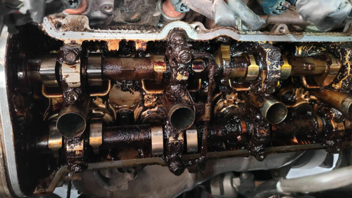 boue de moteur