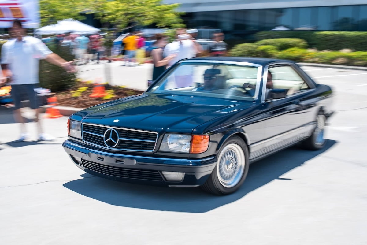 Une Mercedes-Benz de l’ère Brunno Sacco est une voiture que vous verrez très probablement à Radwood